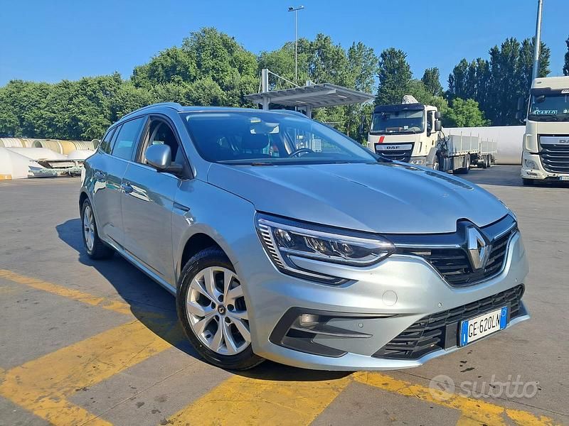 Argento Usata 2021 Renault Mégane IV Tre volumi | 9000 € (Buon prezzo) - Immagine 1/4