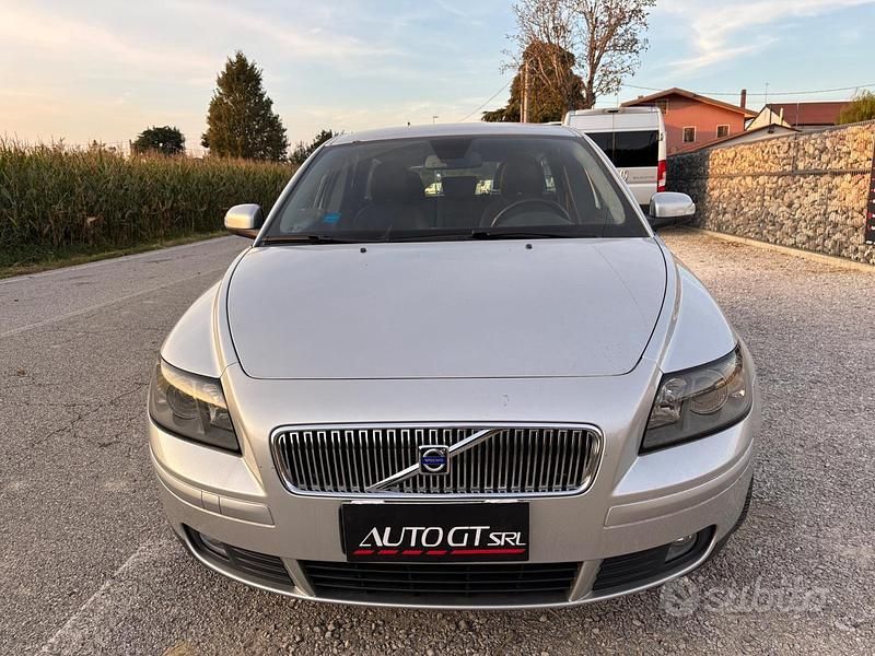 Usata Volvo V50 Momentum 179 CV (131 kW) 2006 Grigio Station wagon