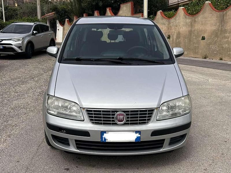Usata Fiat Idea Active 90 CV (66 kW) 2011 Grigio Monovolume