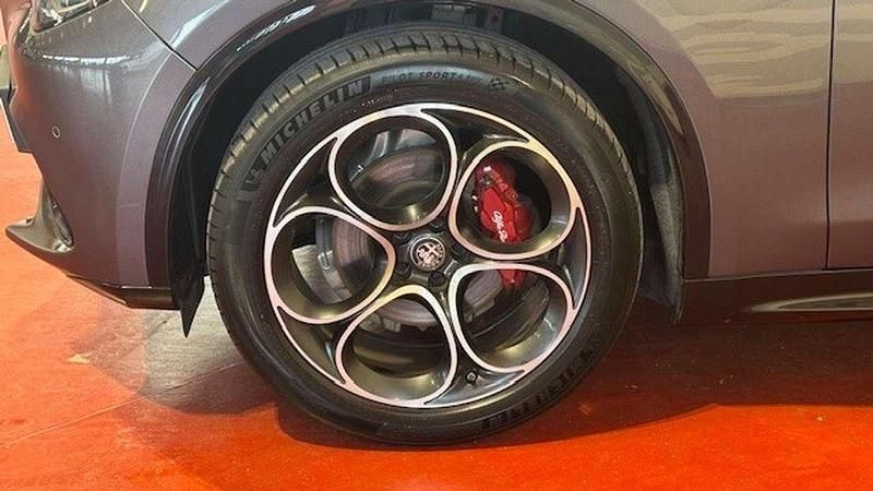 Usata Alfa Romeo Stelvio Veloce 209 CV (153 kW) 2025 Grigio SUV