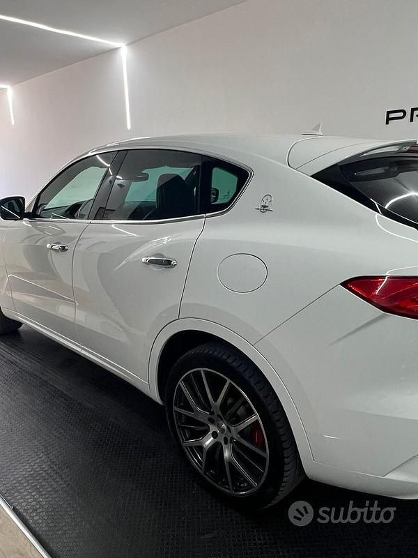Usata Maserati GranSport 275 CV (202 kW) 2017 Bianco Station wagon