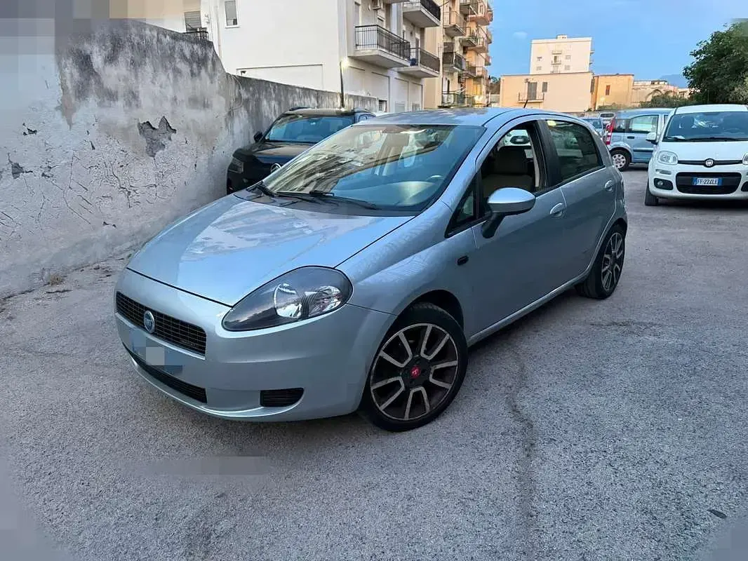 Usata Fiat Grande Punto Active 75 CV (55 kW) 2006 Grigio Utilitaria