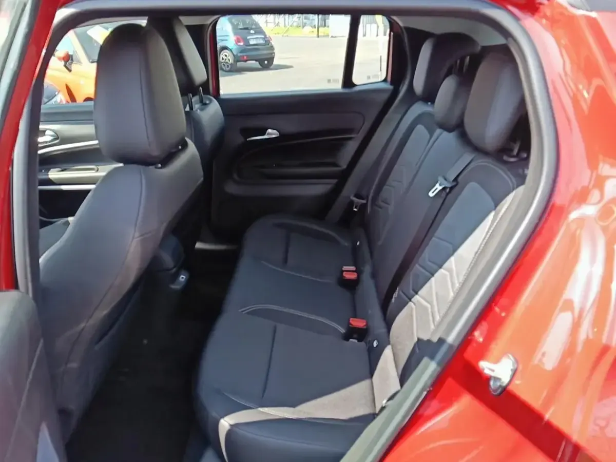 Usata Jeep Avenger Altitude 101 CV (74 kW) 2024 Rosso SUV