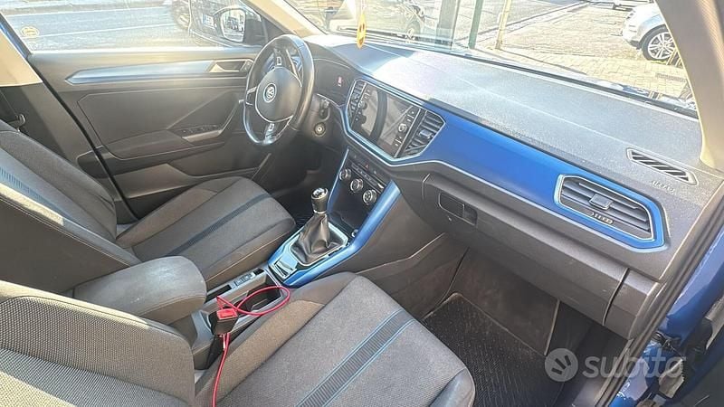 Usata VW T-Roc Style 115 CV (84 kW) 2018 Blu SUV