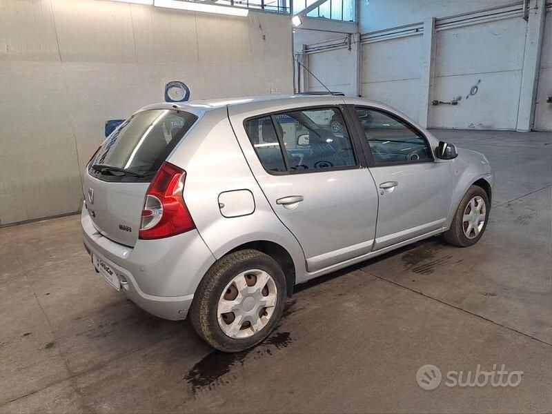 Usata Dacia Sandero Ambiance 75 CV (55 kW) 2009 Grigio Utilitaria