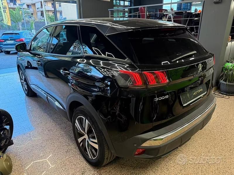 Usata Peugeot 3008 Allure 131 CV (96 kW) 2022 Nero SUV
