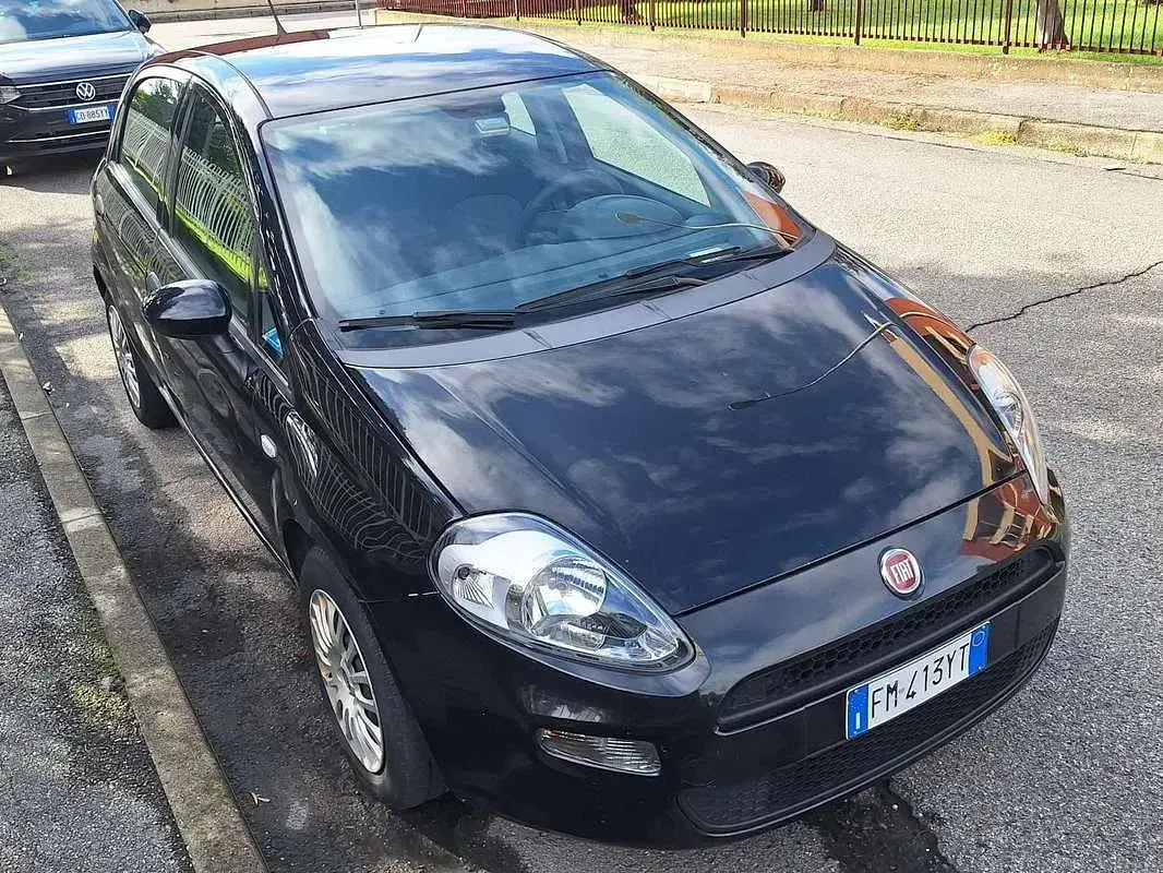 Usata Fiat Punto Street 69 CV (50 kW) 2017 Nero Utilitaria