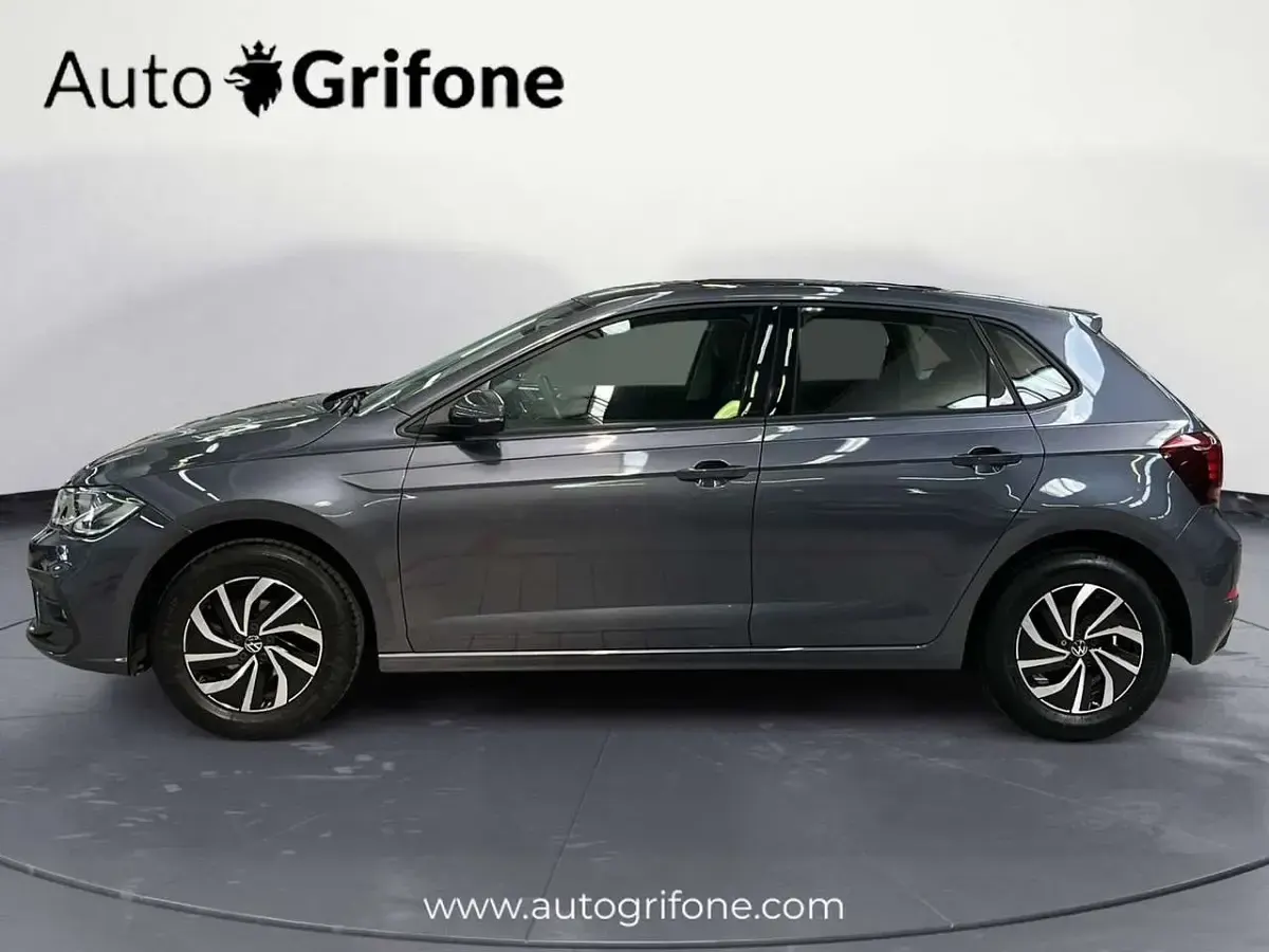 Usata VW Polo Life 95 CV (69 kW) 2025 Arancione Utilitaria