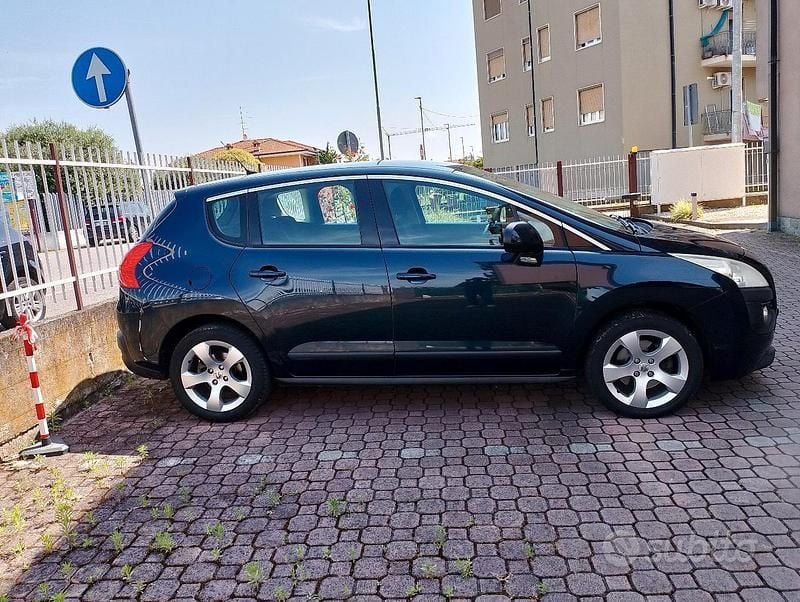 Usata Peugeot 3008 150 CV (110 kW) 2011 Blu Station wagon