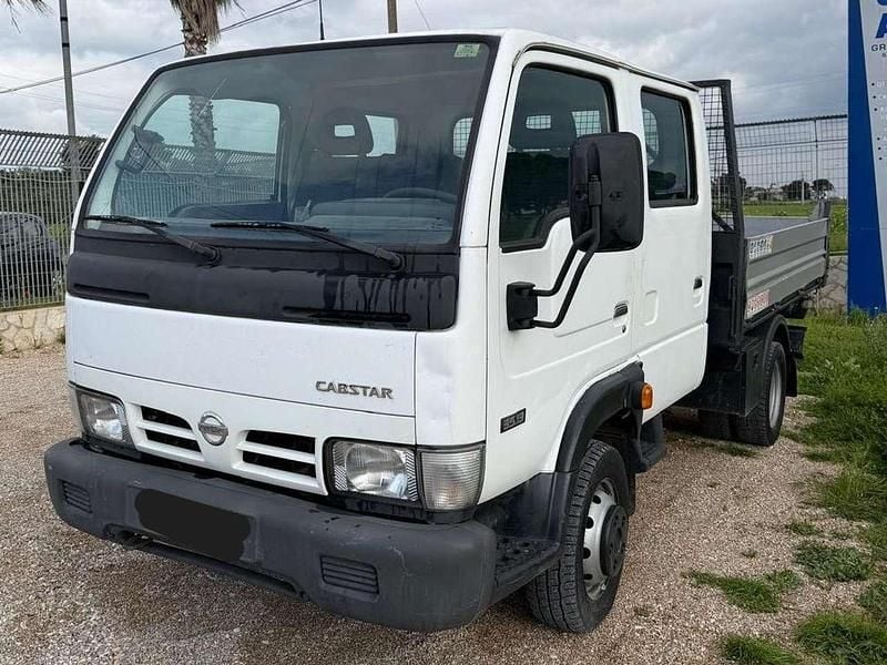 Usata Nissan Cabstar 125 CV (91 kW) 2006 Bianco Pick-up