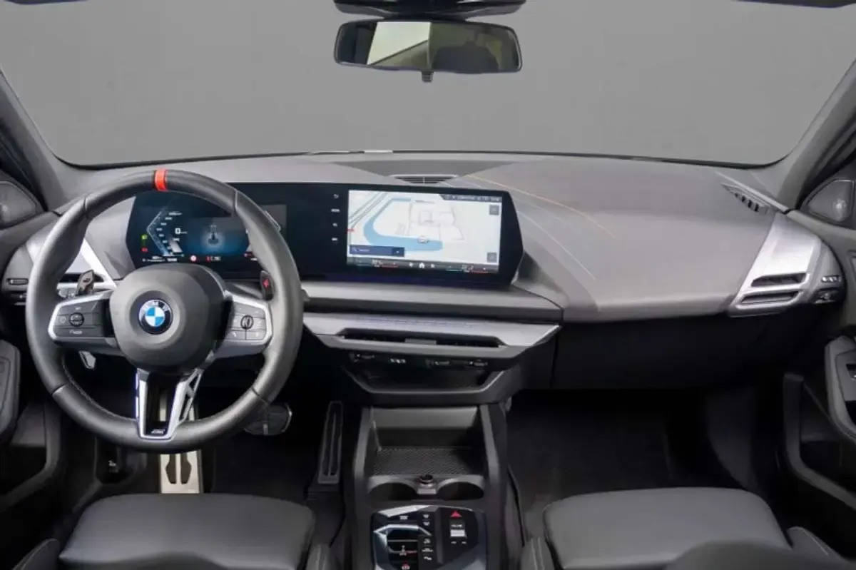Usata BMW M135 M Sport 300 CV (220 kW) 2025 Blu/azzurro Utilitaria