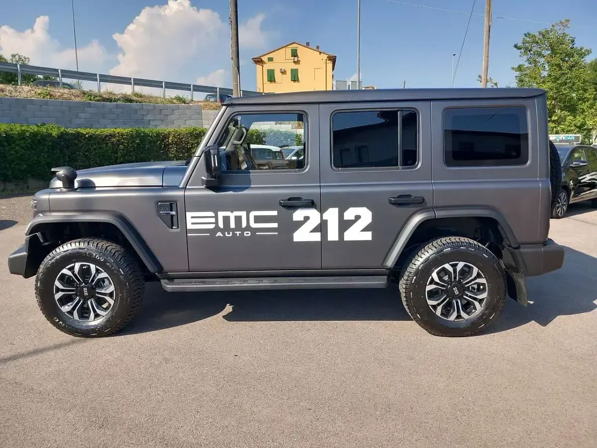 Nuova EMC 212 218 CV (160 kW) 2026 Bianco SUV
