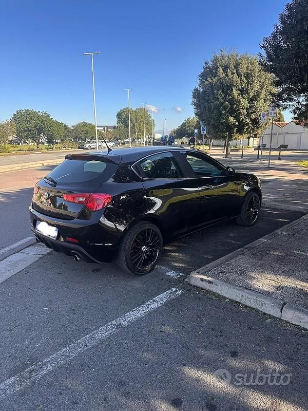 Usata Alfa Romeo Giulietta 140 CV (102 kW) 2013 Nero Berlina