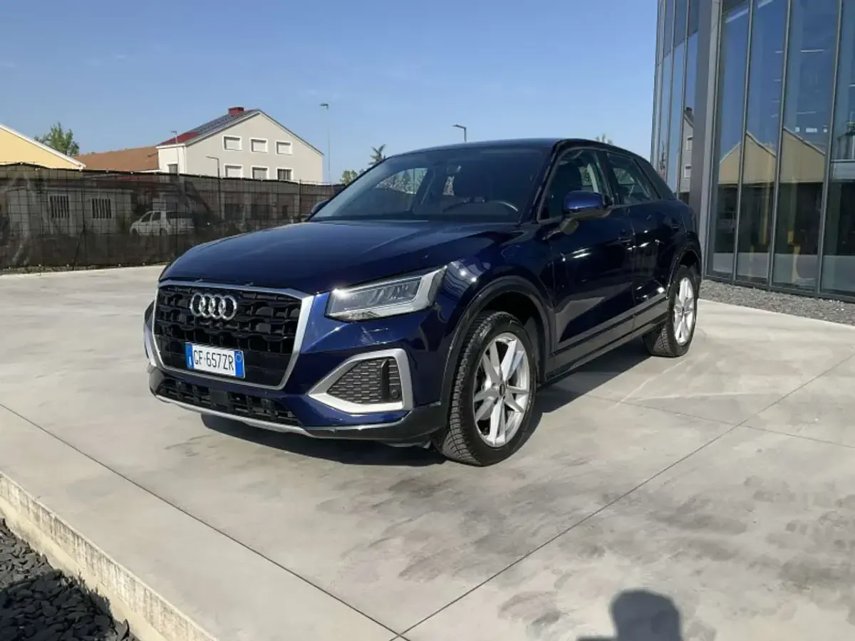 Käytetty Audi Q2 Advanced 116 HP (85 kW) 2021 Sininen Katumaasturi