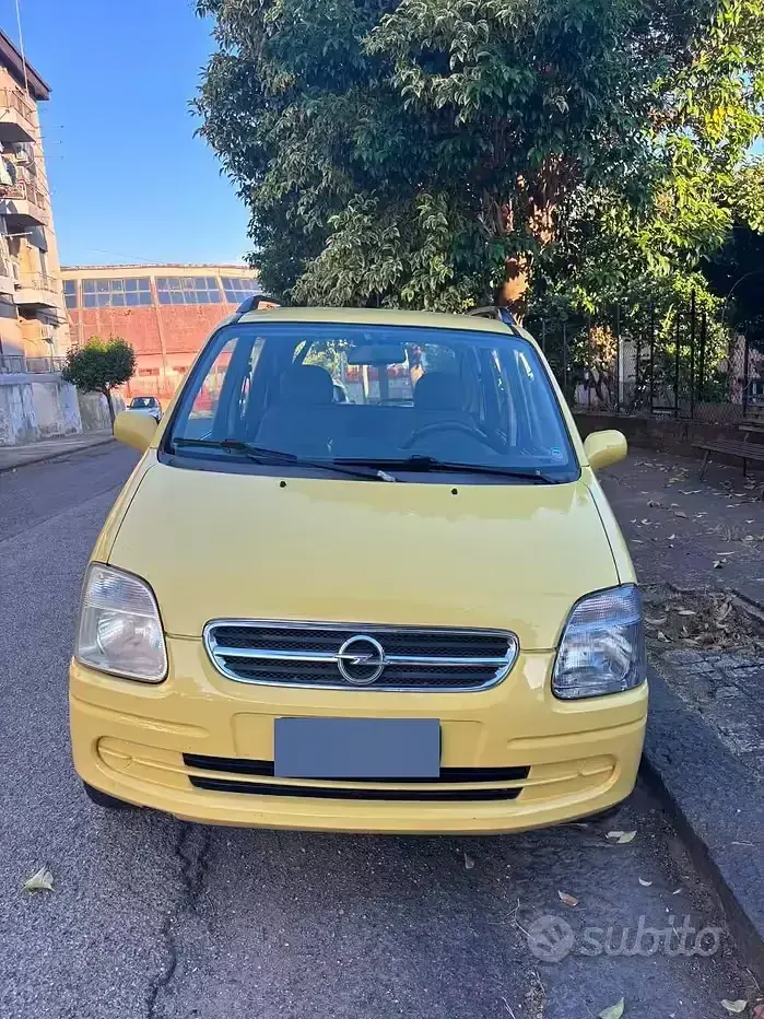 Usata Opel Agila 75 CV (55 kW) 2003 Giallo Monovolume