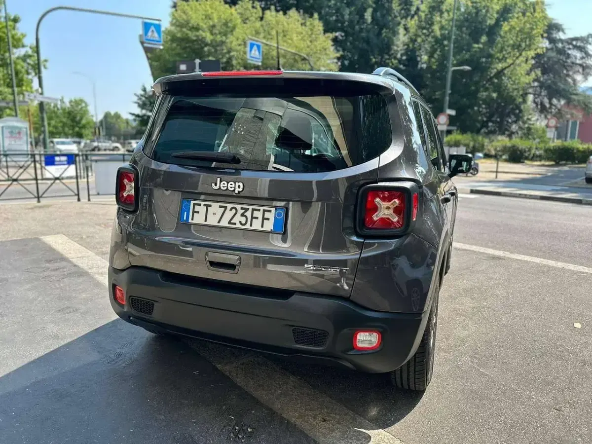 Usata Jeep Renegade Sport 120 CV (88 kW) 2018 Grigio SUV