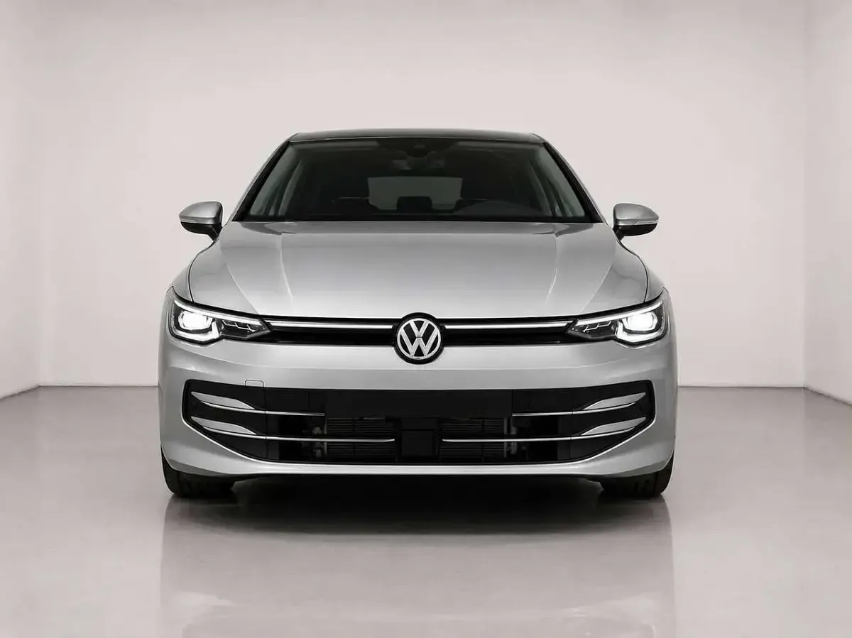 Nuova VW Golf VIII Active 150 CV (110 kW) 2026 Argento Berlina