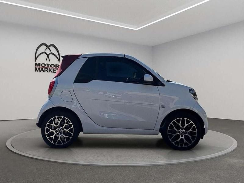 Usata Smart ForTwo Electric Drive Prime 60 kW (82 CV) 2020 Bianco Cabrio