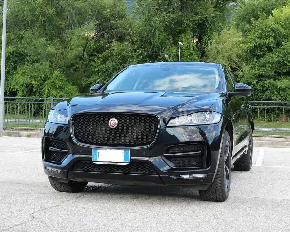 Usata Jaguar F-Pace R-Sport 180 CV (132 kW) 2018 Nero SUV
