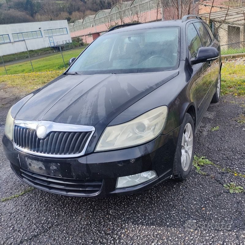 Nero Usata 2008 Skoda Octavia Station wagon | 2000 € (Buon prezzo) - Immagine 1/4