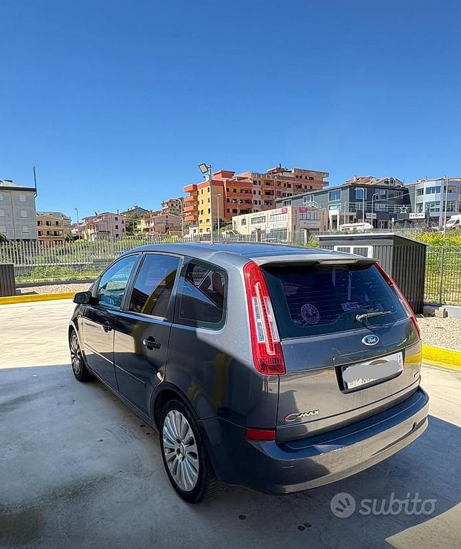 Begagnad Ford C-MAX 90 HK (66 kW) 2008 Svart Minibuss