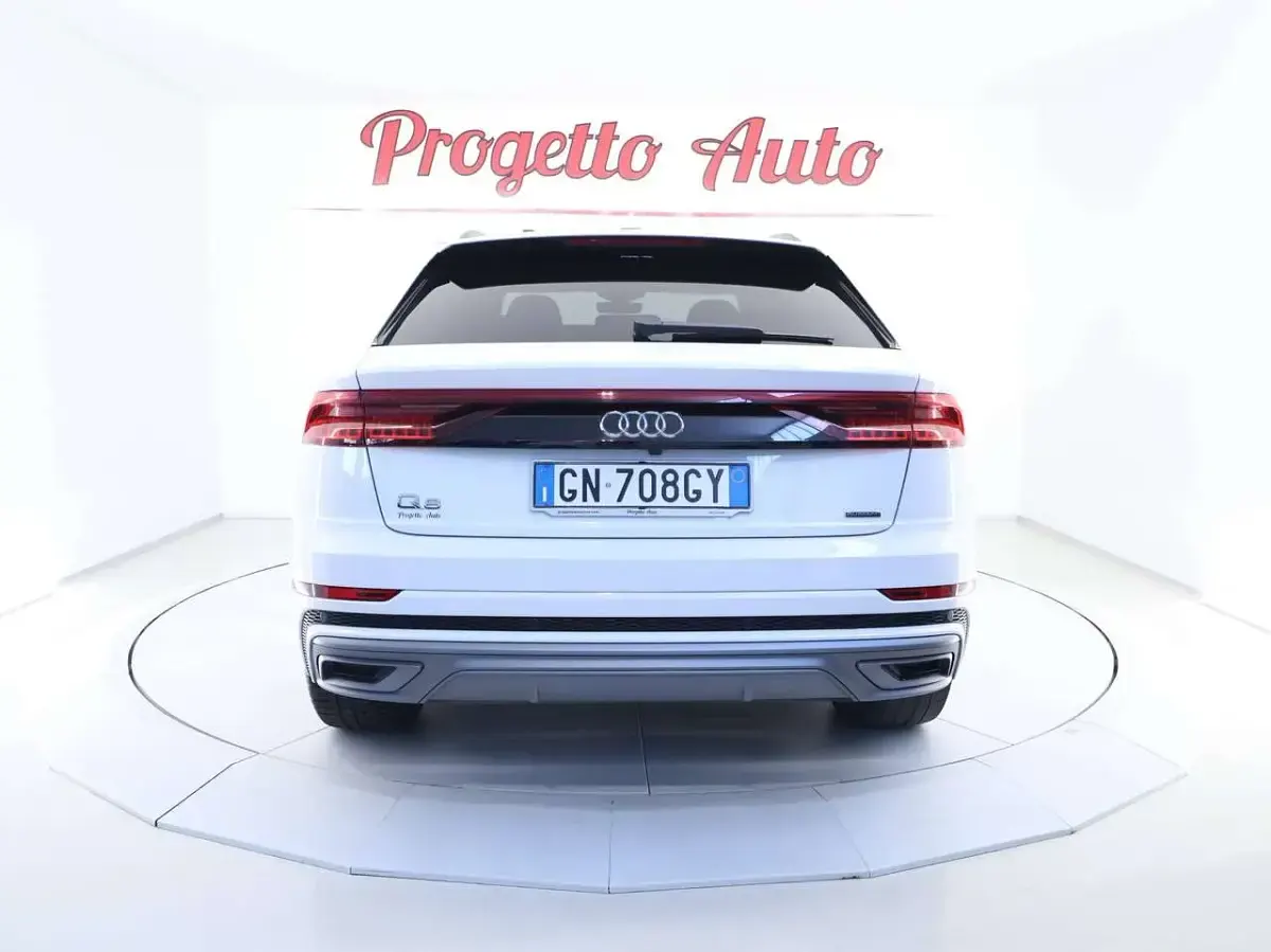 Usata Audi Q8 S-Line 231 CV (169 kW) 2023 Bianco ibis SUV