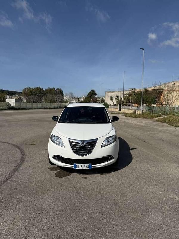 Usata Lancia Ypsilon S 95 CV (69 kW) 2015 Beige Utilitaria