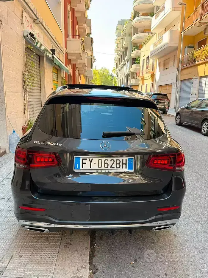 Usata Mercedes GLC300 Premium 245 CV (180 kW) 2019 Grigio SUV