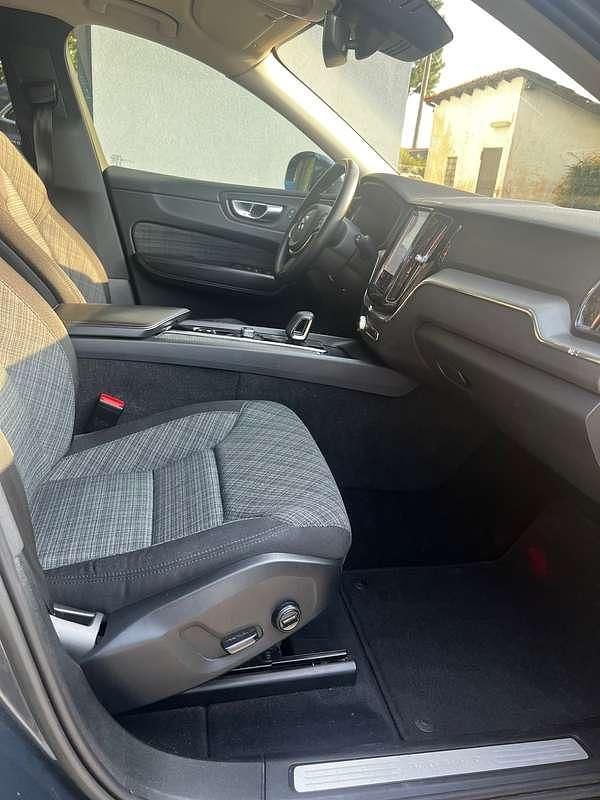 Usata Volvo XC60 Core 197 CV (144 kW) 2022 Grigio SUV