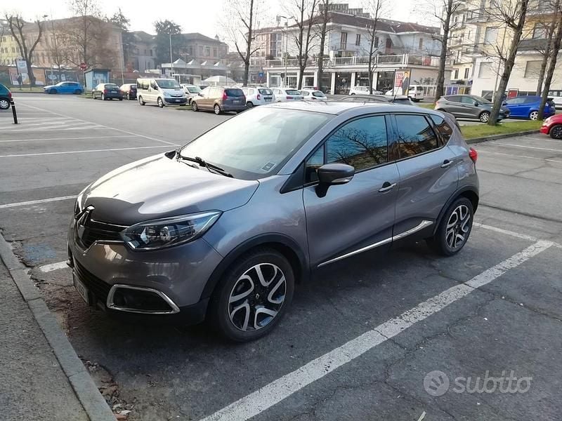 Usata Renault Captur 90 CV (66 kW) 2013 Grigio SUV