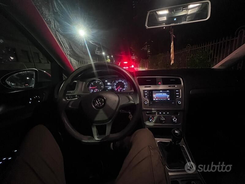 Grigio Usata 2015 VW Golf VII Tre volumi | 10.000 € (Super prezzo) - Immagine 1/4