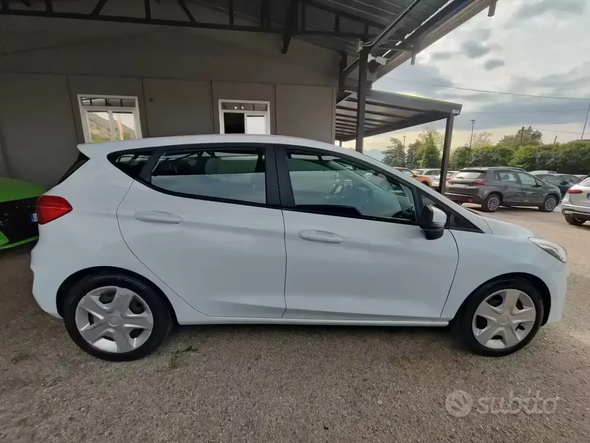 Begagnad Ford Fiesta Titanium 85 HK (62 kW) 2018 Vit Halvkombi