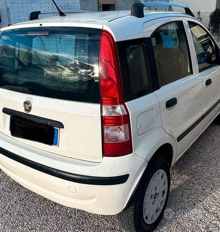 Bianco Usata 2012 Fiat Panda Due volumi | 5000 € (Molto cara) - Immagine 1/4