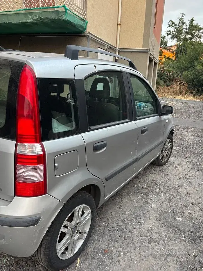 Usata Fiat Panda 69 CV (50 kW) 2005 Grigio Utilitaria