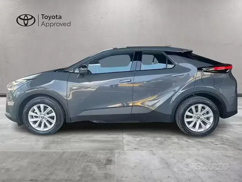Nuova Toyota C-HR Active 2026 Grigio SUV