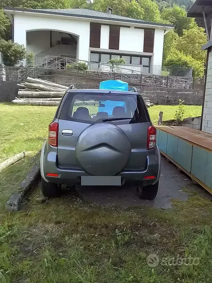 Usata Daihatsu Terios 86 CV (63 kW) 2007 Grigio SUV