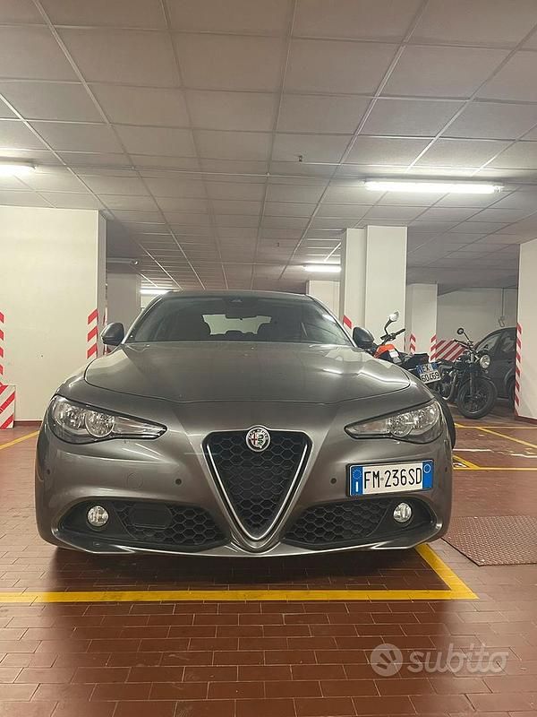 Usata Alfa Romeo Giulia 150 CV (110 kW) 2017 Berlina