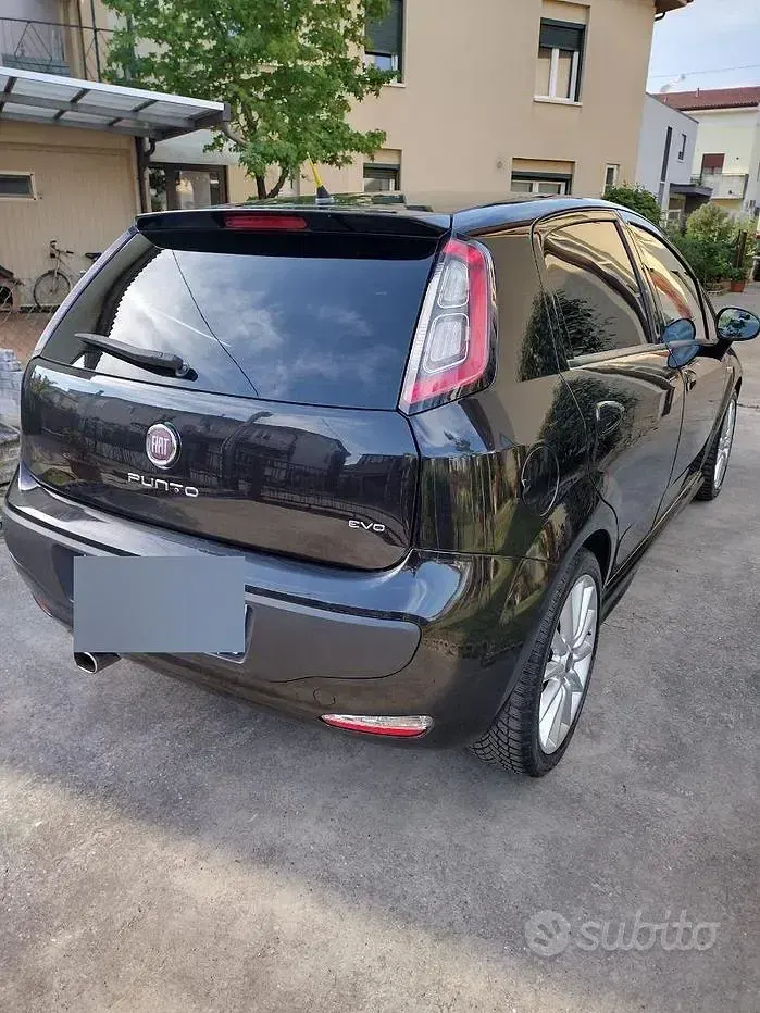 Usata Fiat Punto Evo 135 CV (99 kW) 2011 Nero Utilitaria