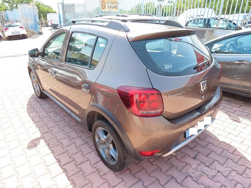 Usata Dacia Sandero Stepway 90 CV (66 kW) 2019 Marrone Utilitaria