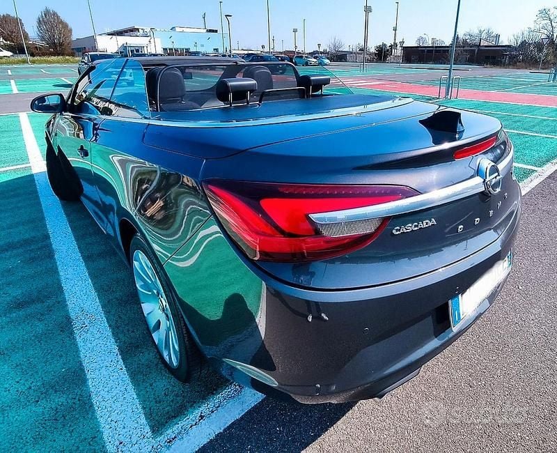 Usata Opel Cascada 2013 Grigio Cabrio