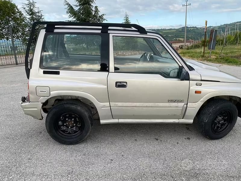 Second-hand Suzuki Vitara 68 CP (50 kW) 1999 Break