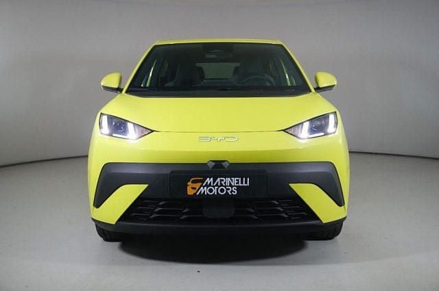 Nuova BYD Dolphin Surf Boost 2025 Verde Utilitaria