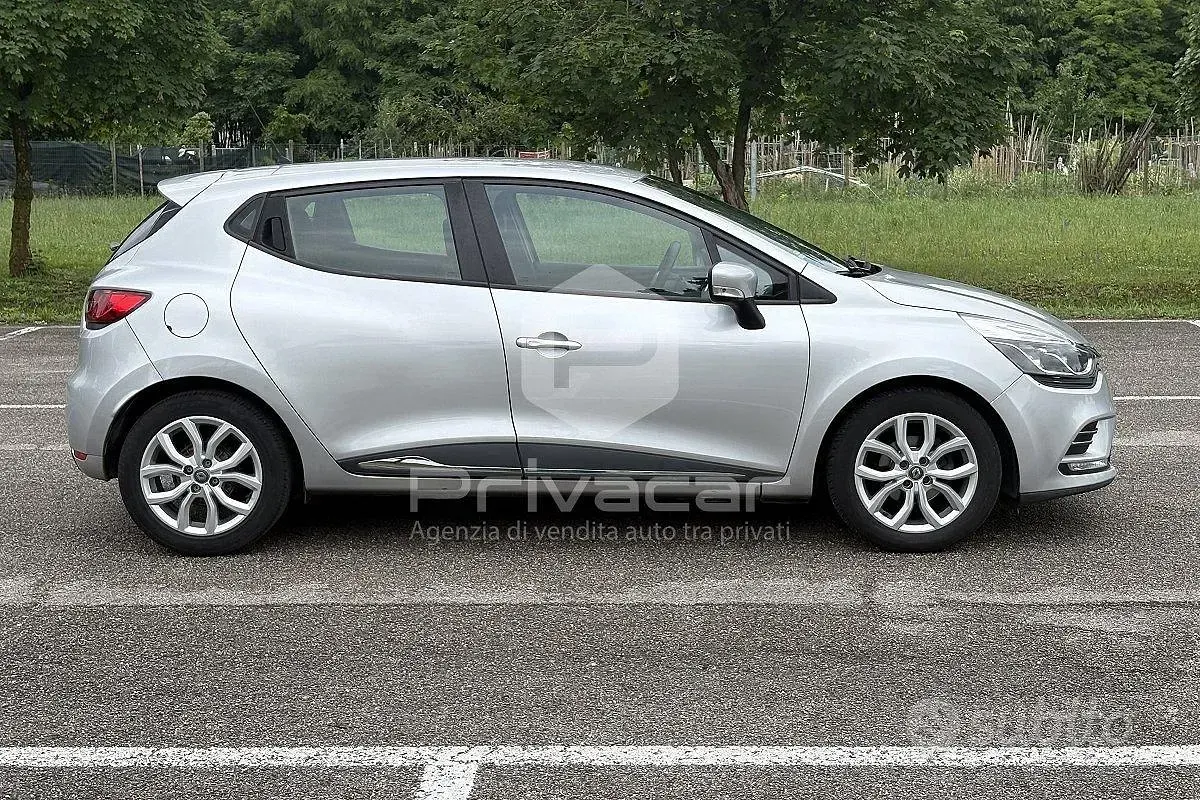 Usata Renault Clio Intens 90 CV (66 kW) 2019 Grigio Utilitaria