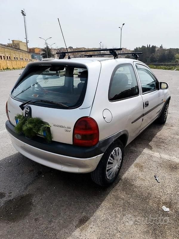 Usata Opel Corsa 1999 Grigio