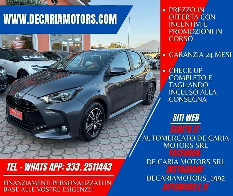 Usata Toyota Yaris Business Edition 92 CV (67 kW) 2022 Grigio Utilitaria