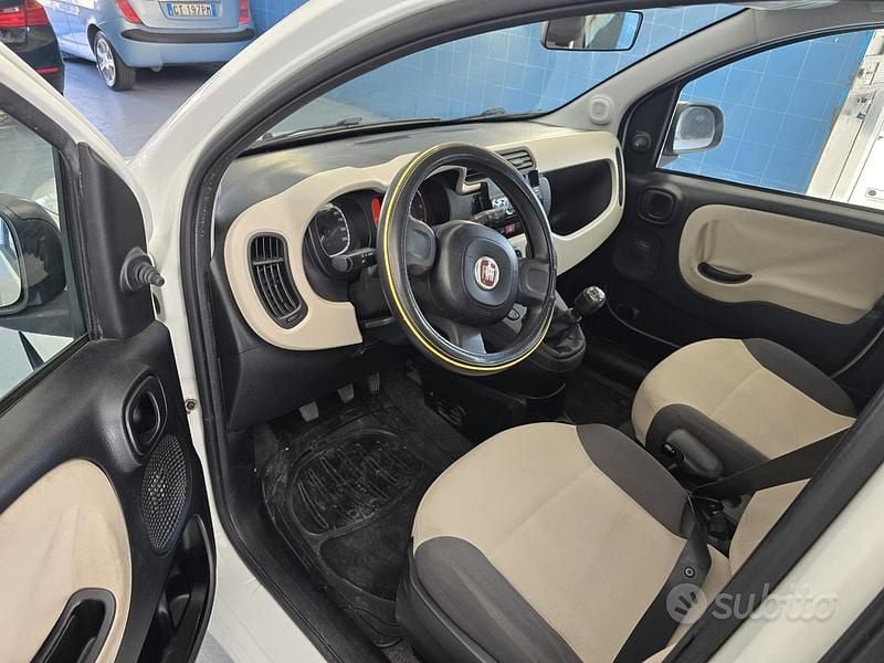 Usata Fiat Panda Lounge 95 CV (69 kW) 2015 Bianco Utilitaria