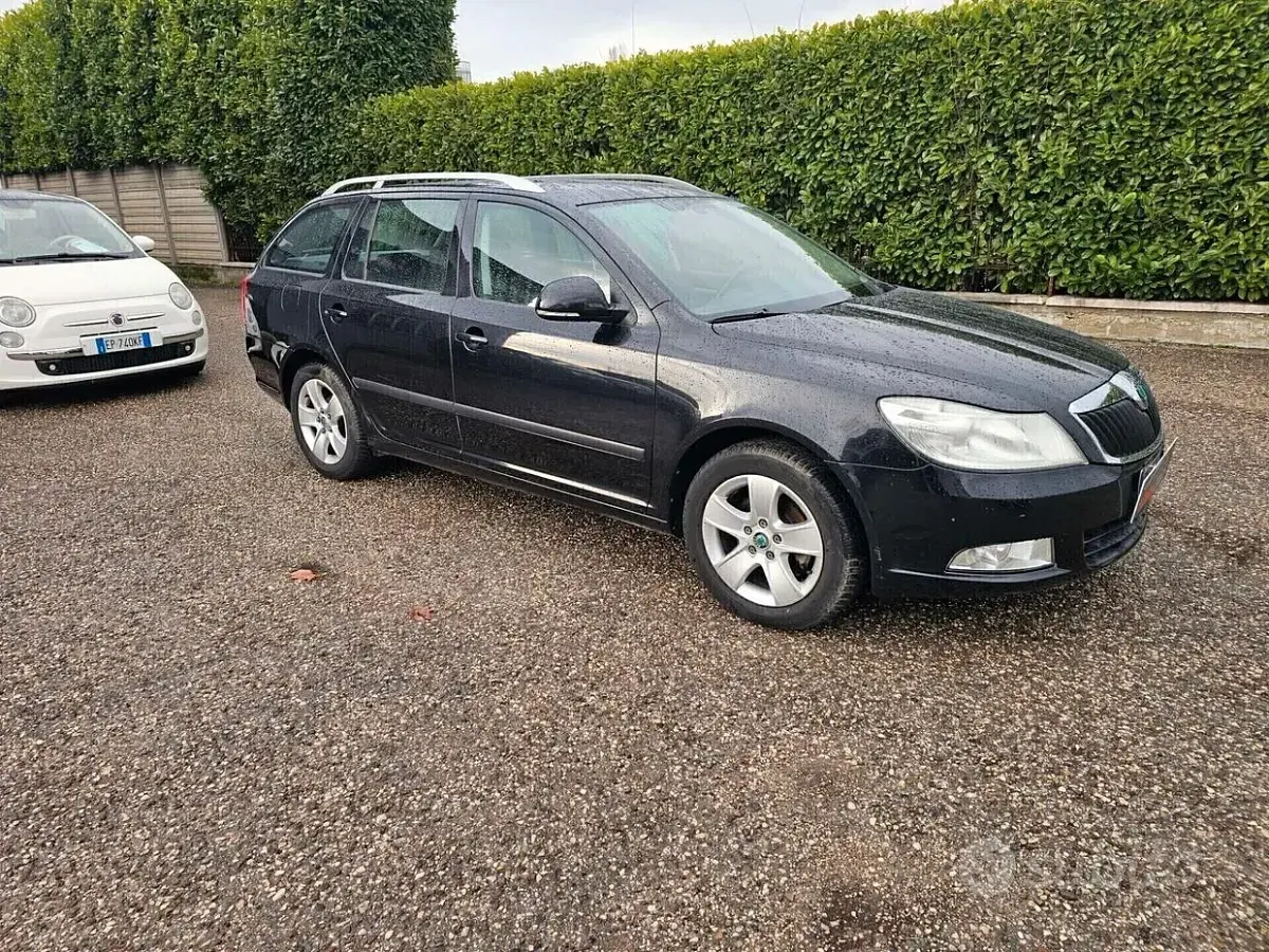 Usata Skoda Octavia Elegance 105 CV (77 kW) 2013 Nero Station wagon