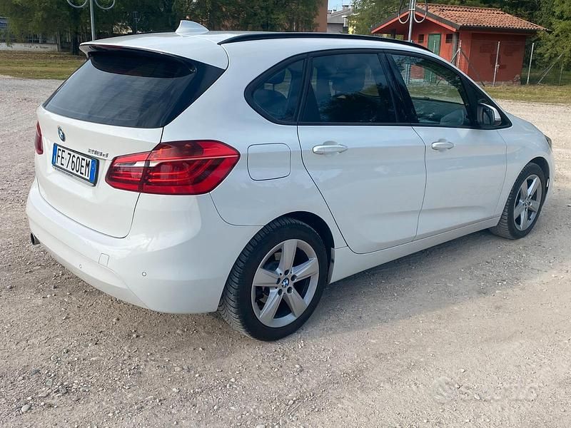 Usata BMW 218 150 CV (110 kW) 2016 Bianco Monovolume
