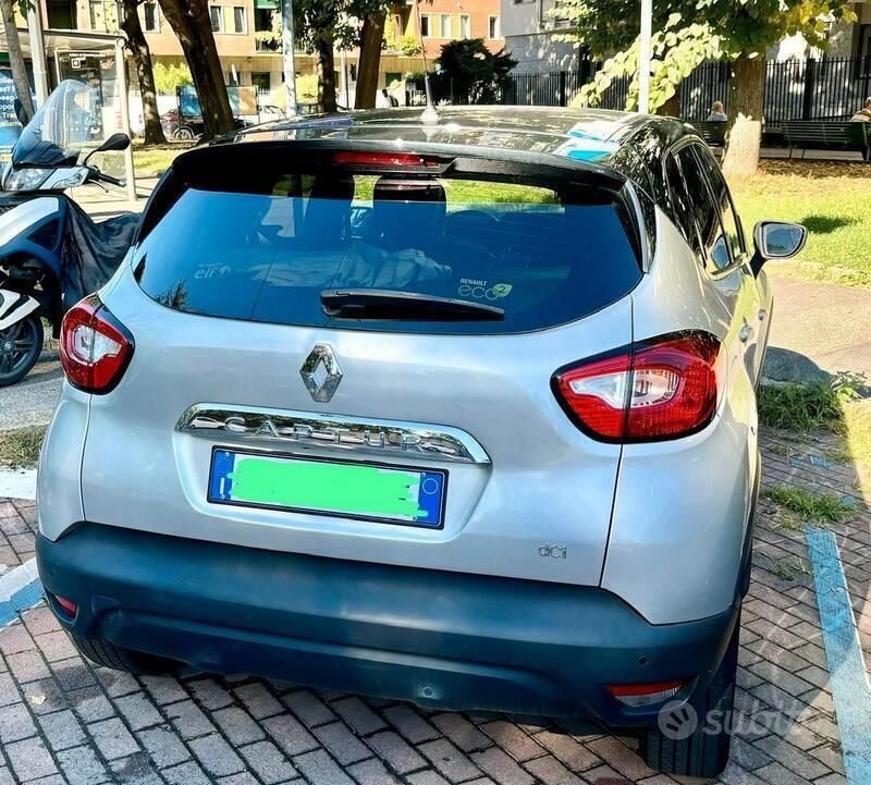 Usata Renault Captur 90 CV (66 kW) 2016 Grigio SUV
