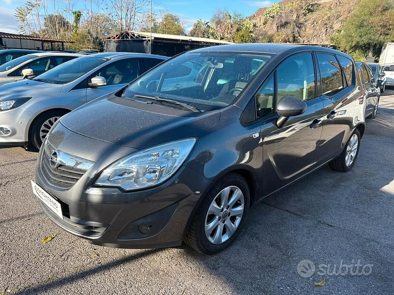 Usata Opel Meriva 95 CV (69 kW) 2012 Grigio Monovolume